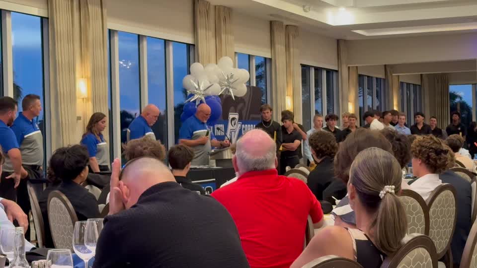 Hunter Bruce receiving the 2026 Offensive MVP award